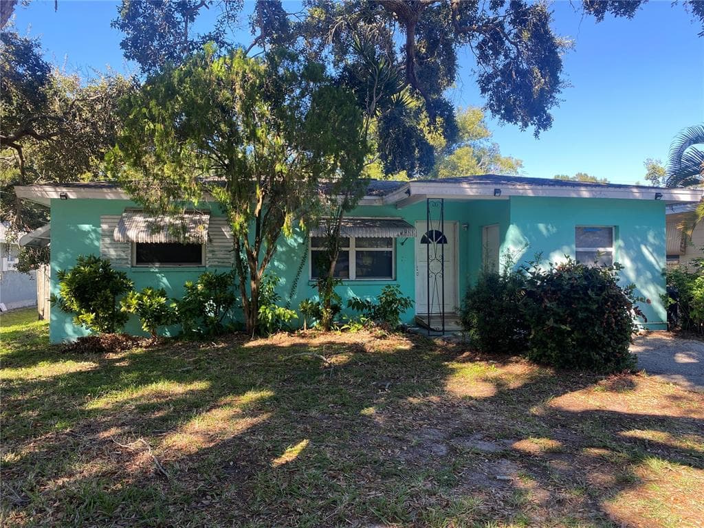 1042 8TH AVENUE NW LARGO, FL 33770