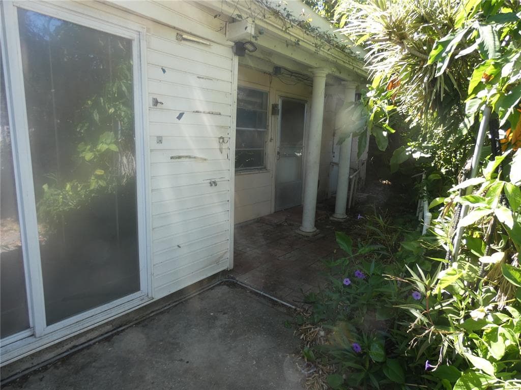 5318 9TH AVENUE N ST PETERSBURG, FL 33710