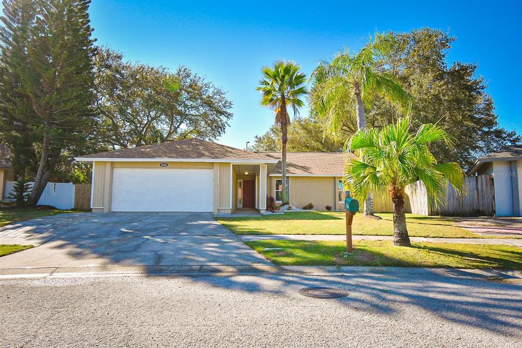 6506 SEAFAIRER DRIVE TAMPA, FL 33615