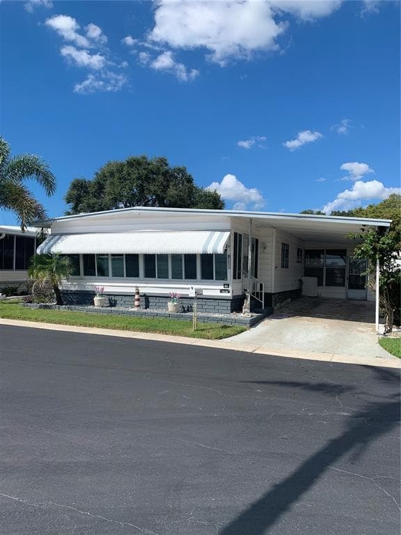 10265 N LAKE DRIVE UNIT 82 LARGO, FL 33773