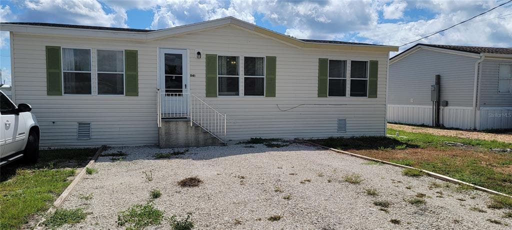 1141 LAKE DRIVE OKEECHOBEE, FL 34974
