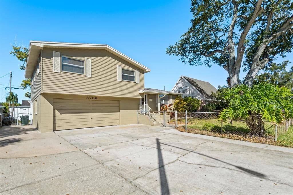 8786 58TH WAY N PINELLAS PARK, FL 33782