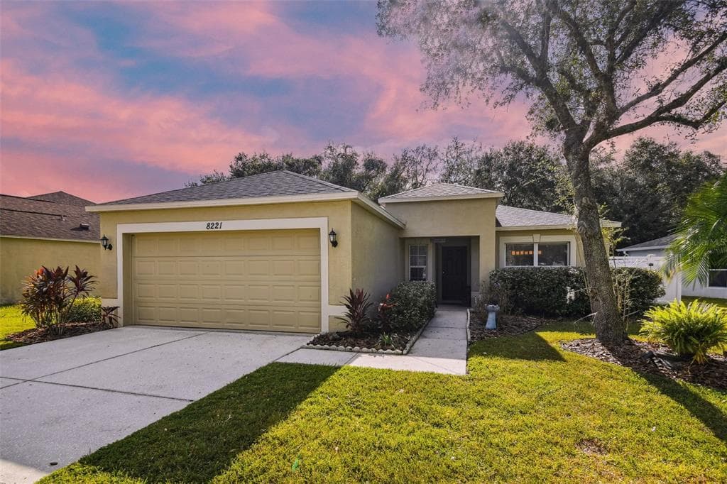 8221 STOCKTON WAY TAMPA, FL 33647