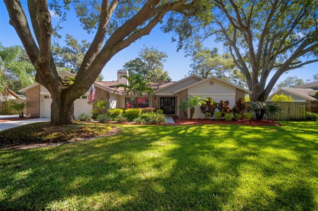 222 HALTON CIRCLE SEFFNER, FL 33584