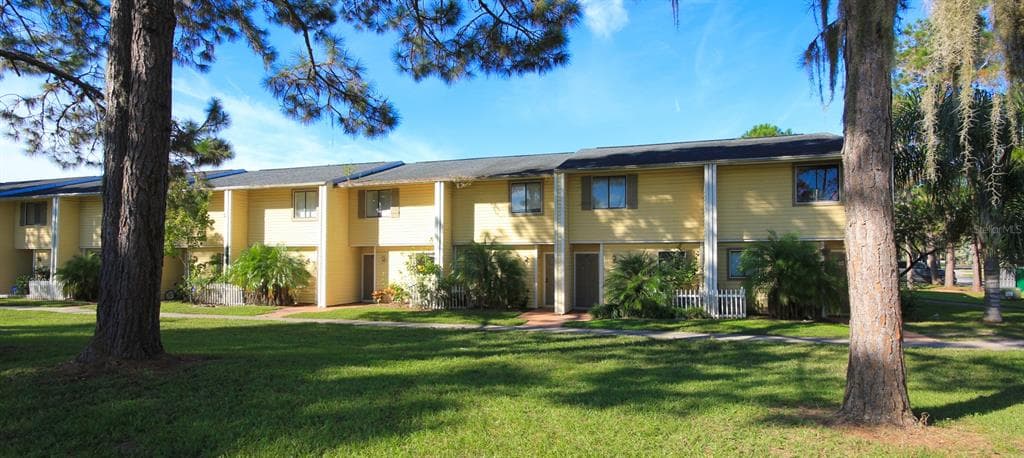 22701 WATERSEDGE BOULEVARD UNIT 16 LAND O LAKES, FL 34639