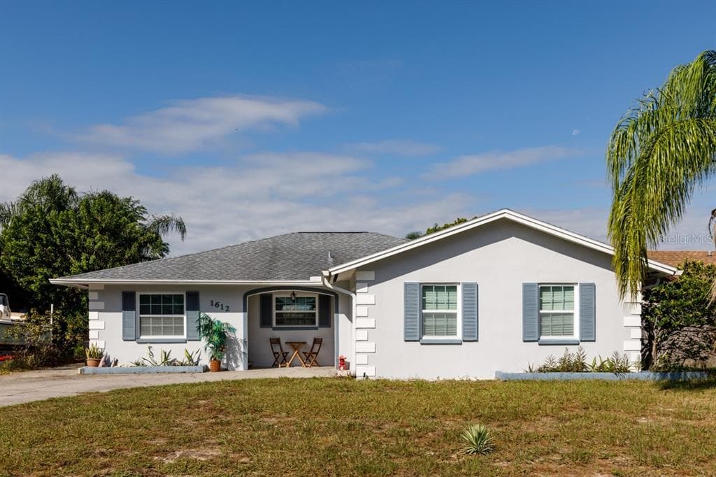 1612 STONEHAVEN WAY TARPON SPRINGS, FL 34689