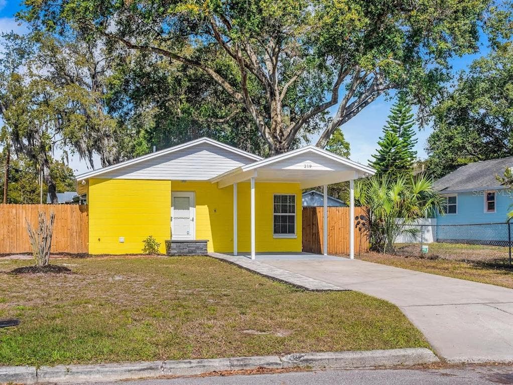 219 W MOHAWK AVENUE TAMPA, FL 33604