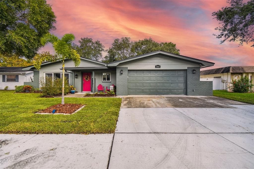 1816 DRIFTWOOD CIRCLE N OLDSMAR, FL 34677