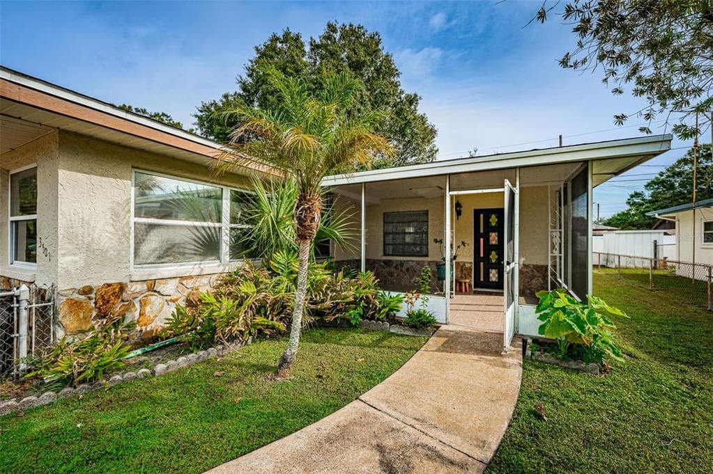 3501 BEECHWOOD TERRACE N PINELLAS PARK, FL 33781