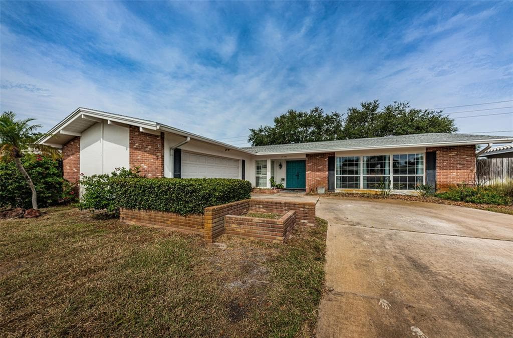 14341 PASSAGE WAY SEMINOLE, FL 33776