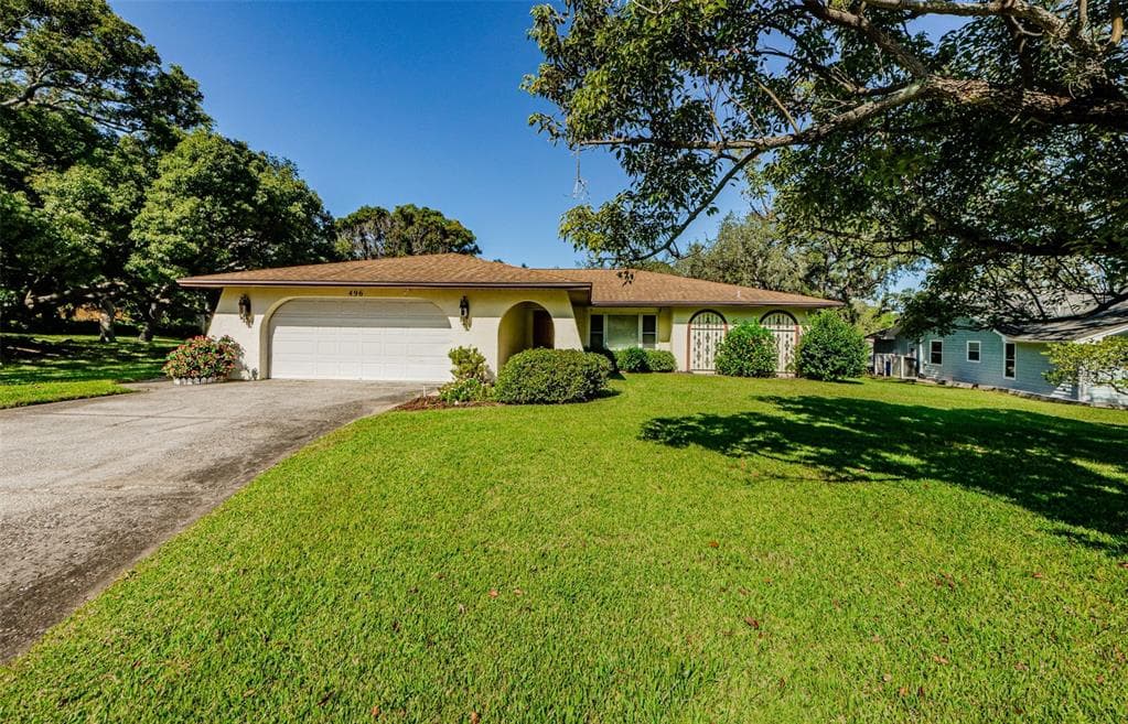 496 VILLAGE OAK DRIVE TARPON SPRINGS, FL 34689