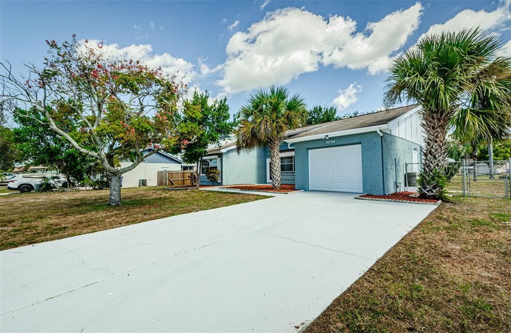 3734 LIGHTHOUSE WAY HOLIDAY, FL 34691