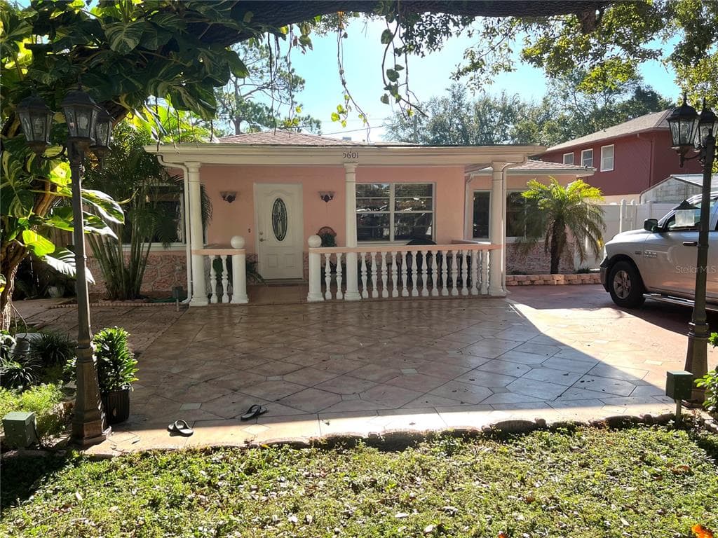 5601 WILLOW STREET N ST PETERSBURG, FL 33703