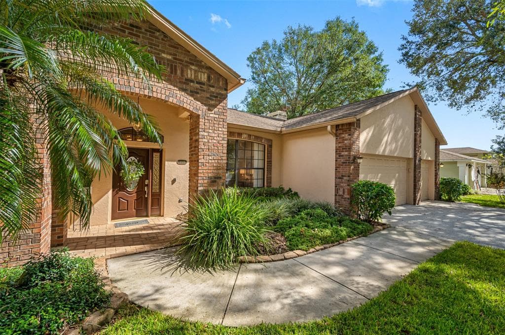 2728 BENT LEAF DRIVE VALRICO, FL 33594