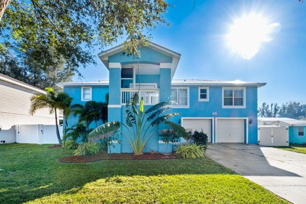221 15TH STREET NW RUSKIN, FL 33570