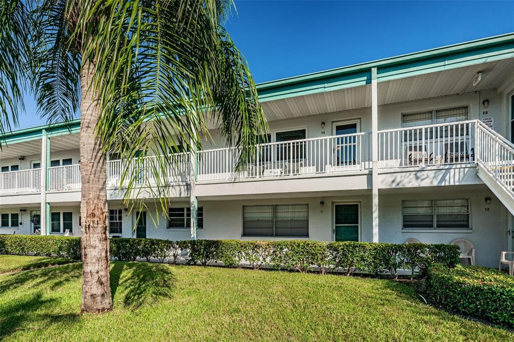 5246 81ST STREET N UNIT 25 ST PETERSBURG, FL 33709