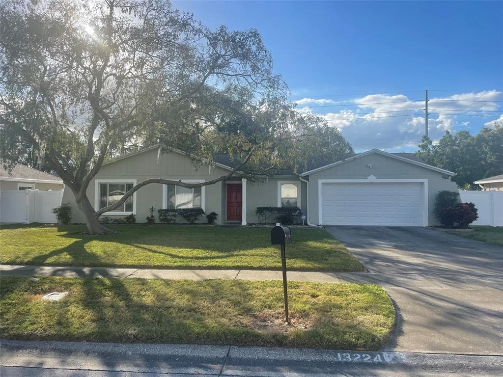13224 MORAN DRIVE TAMPA, FL 33618