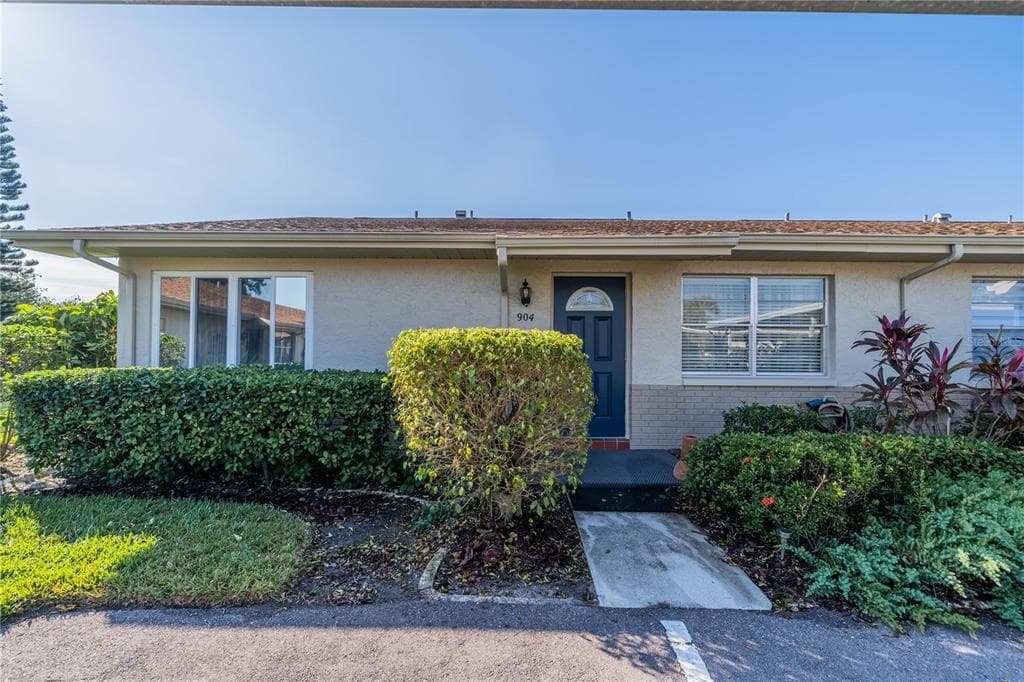 904 HENDON COURT UNIT 127 SUN CITY CENTER, FL 33573