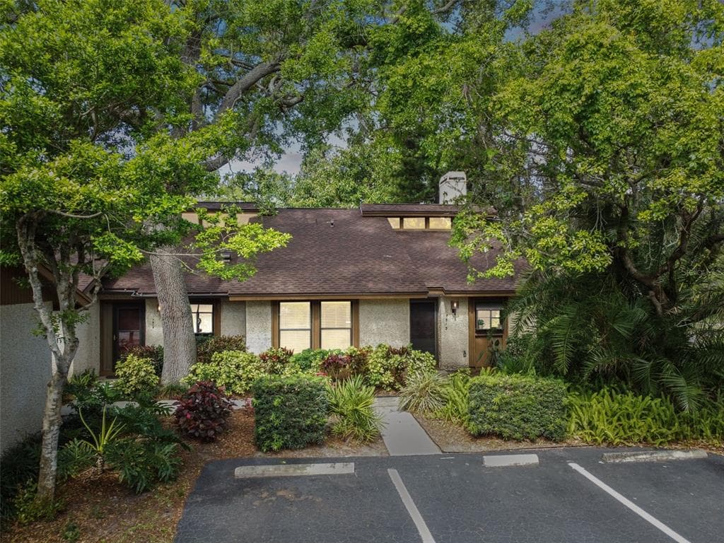 7513 4TH AVENUE W BRADENTON, FL 34209