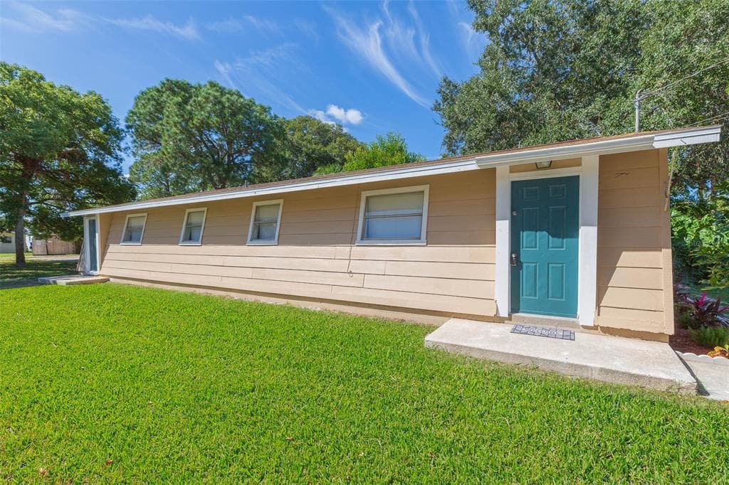 5750-5752 VIRGINIA AVENUE NEW PORT RICHEY, FL 34652