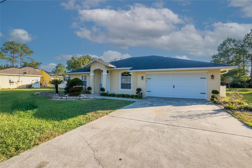 3 BUFFALO MEADOW LANE PALM COAST, FL 32137
