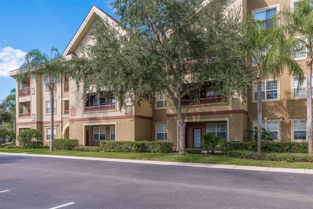1600 VILLA CAPRI CIRCLE UNIT 215 ODESSA, FL 33556