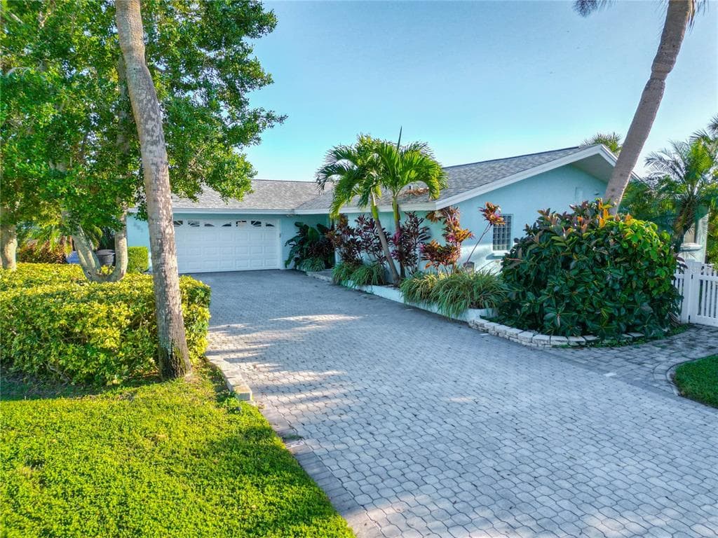 601 79TH CIRCLE S ST PETERSBURG, FL 33707