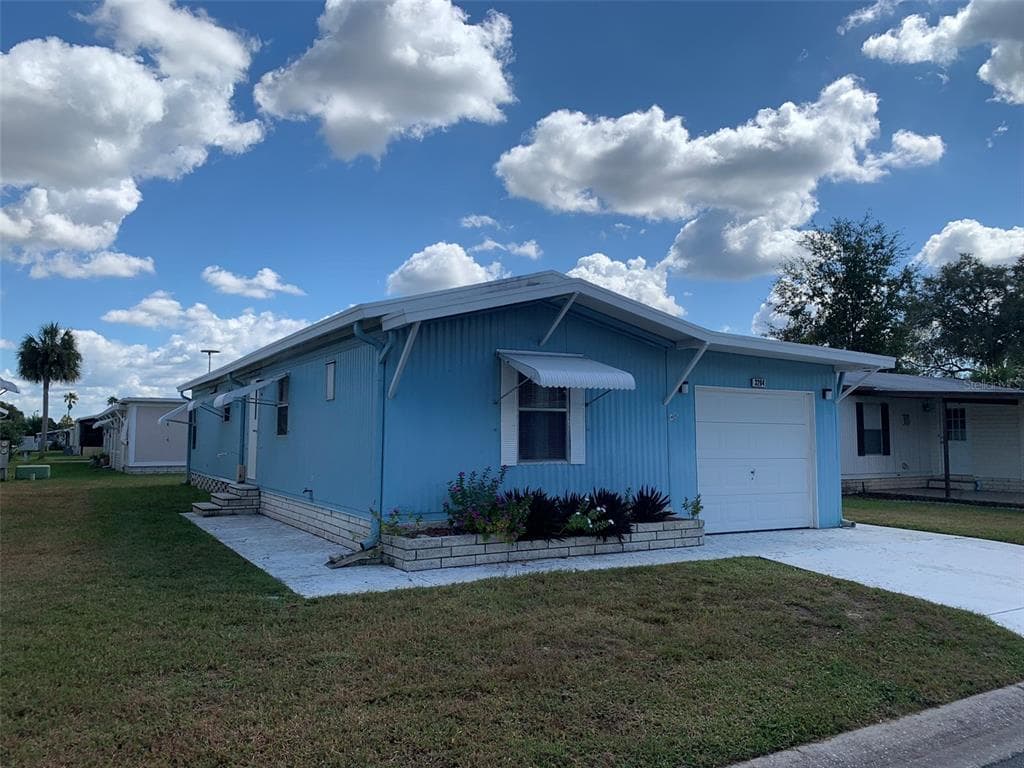 3204 POND HOLLOW STREET WESLEY CHAPEL, FL 33543