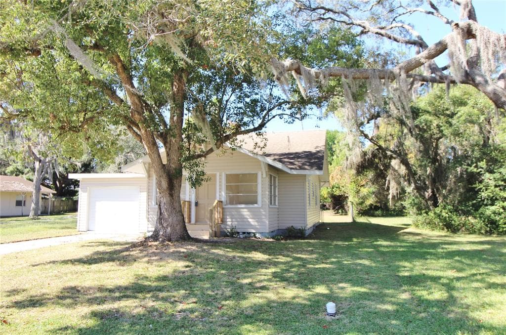 5607 LA SALLE COURT NEW PORT RICHEY, FL 34652