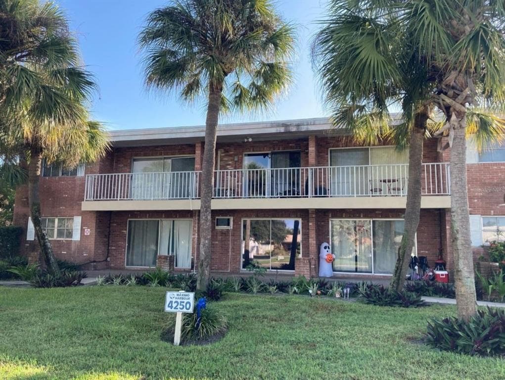 4250 37TH STREET S UNIT 2 ST PETERSBURG, FL 33711