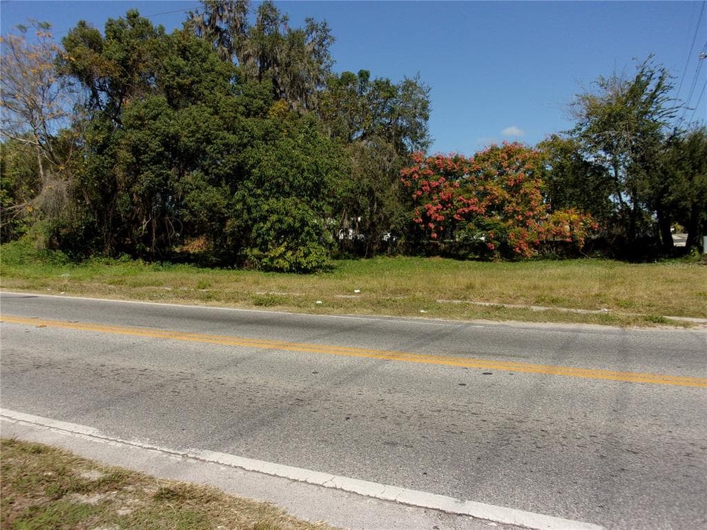 LOCK ST DADE CITY, FL 33523