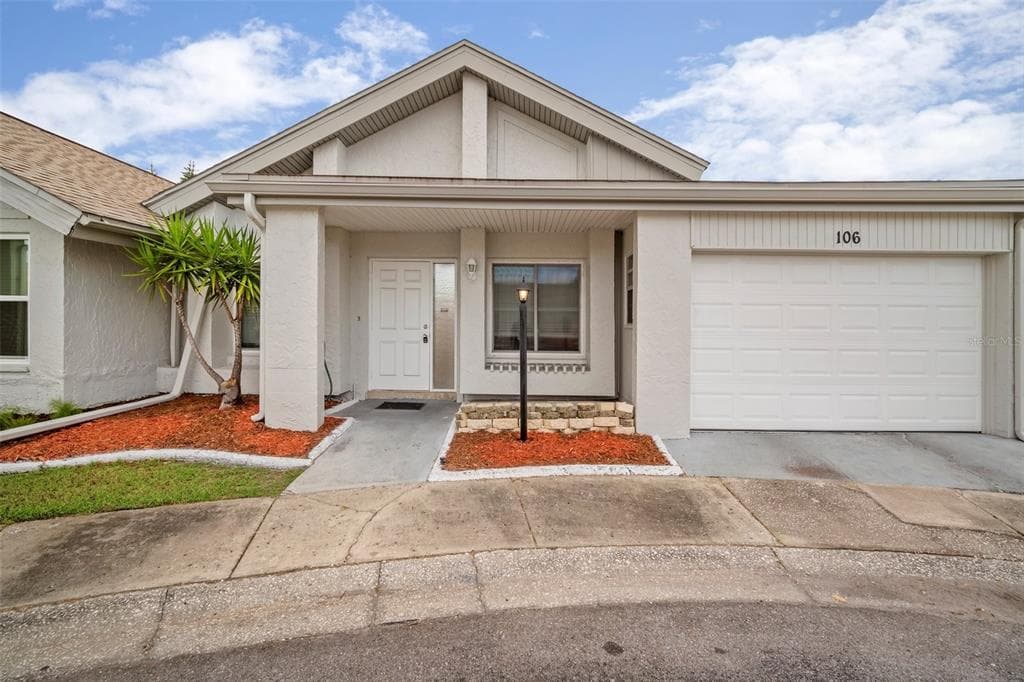 106 CARSWELL CIRCLE SUN CITY CENTER, FL 33573