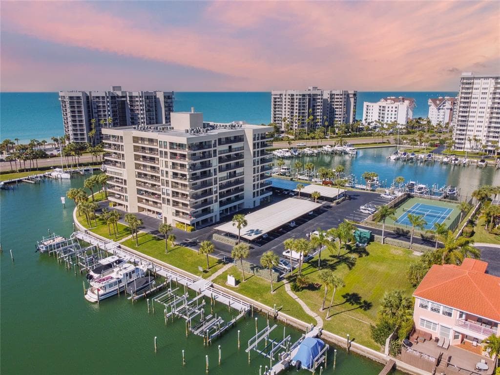 1651 SAND KEY ESTATES COURT UNIT 32 CLEARWATER, FL 33767
