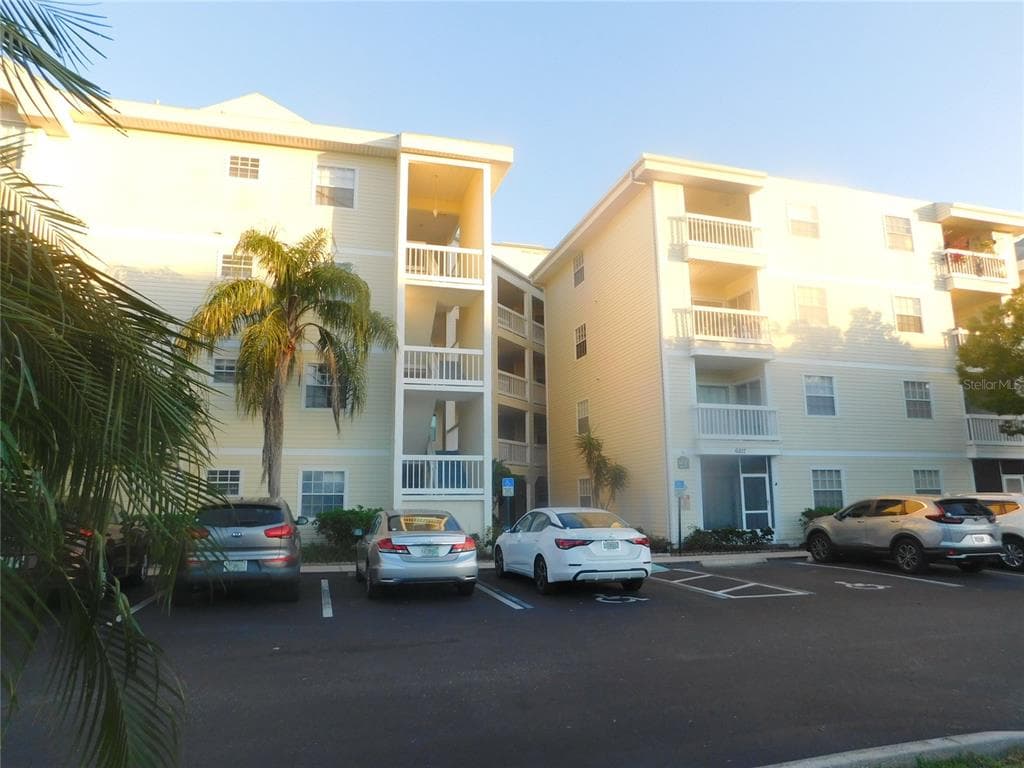 6817 STONES THROW CIRCLE N UNIT 17309 ST PETERSBURG, FL 33710