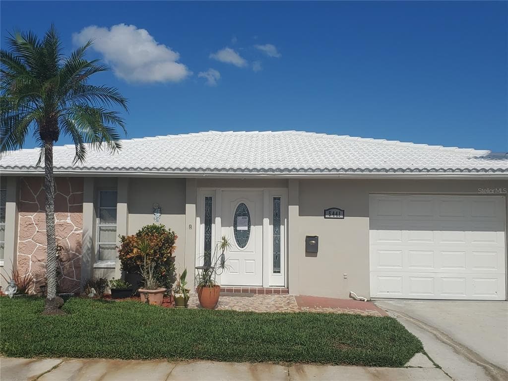 5441 LEMON TREE LANE N UNIT 3 PINELLAS PARK, FL 33782