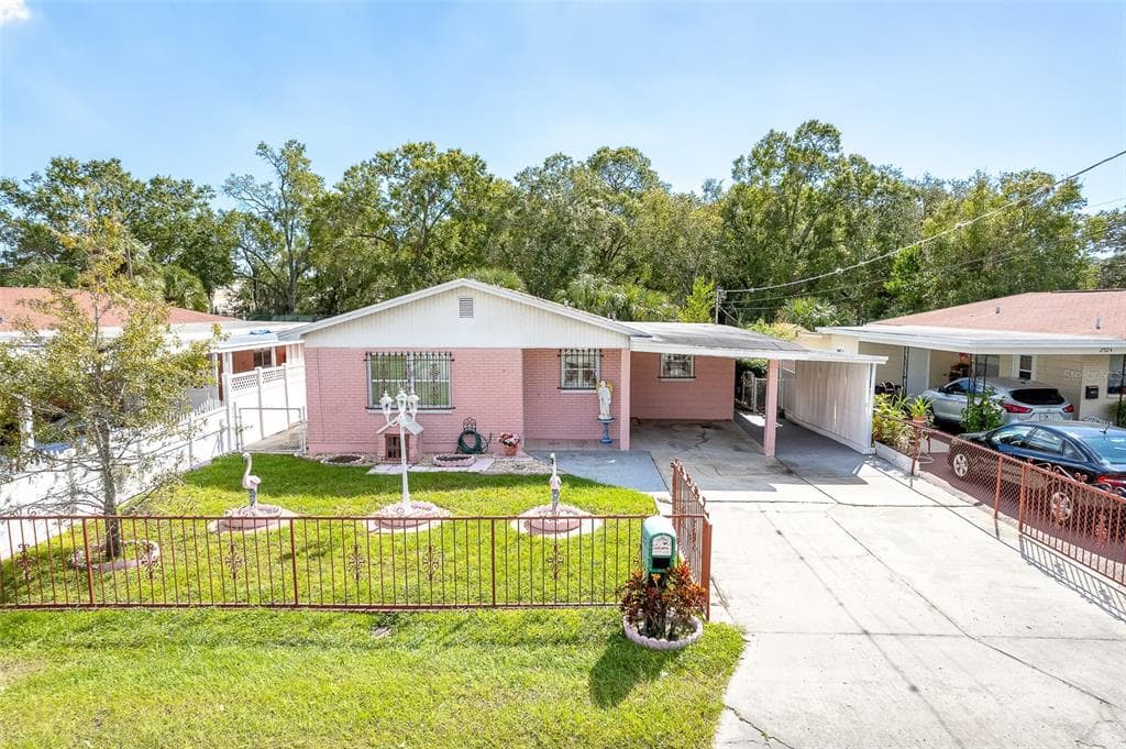 2922 W WILDER AVENUE TAMPA, FL 33614