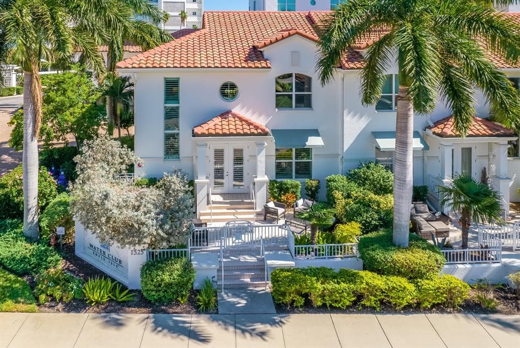 1325 SNELL ISLE BOULEVARD NE UNIT 108 ST PETERSBURG, FL 33704