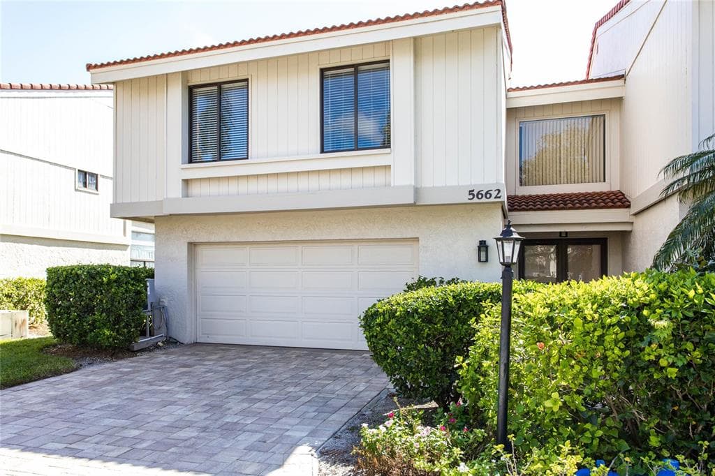 5662 ESCONDIDA BOULEVARD S UNIT 00 ST PETERSBURG, FL 33715