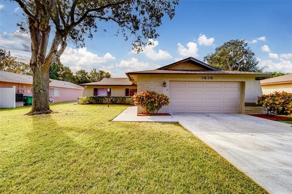 7676 HASTING COURT ST PETERSBURG, FL 33709