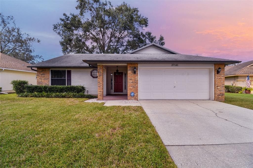 37141 FOXRUN PLACE ZEPHYRHILLS, FL 33542