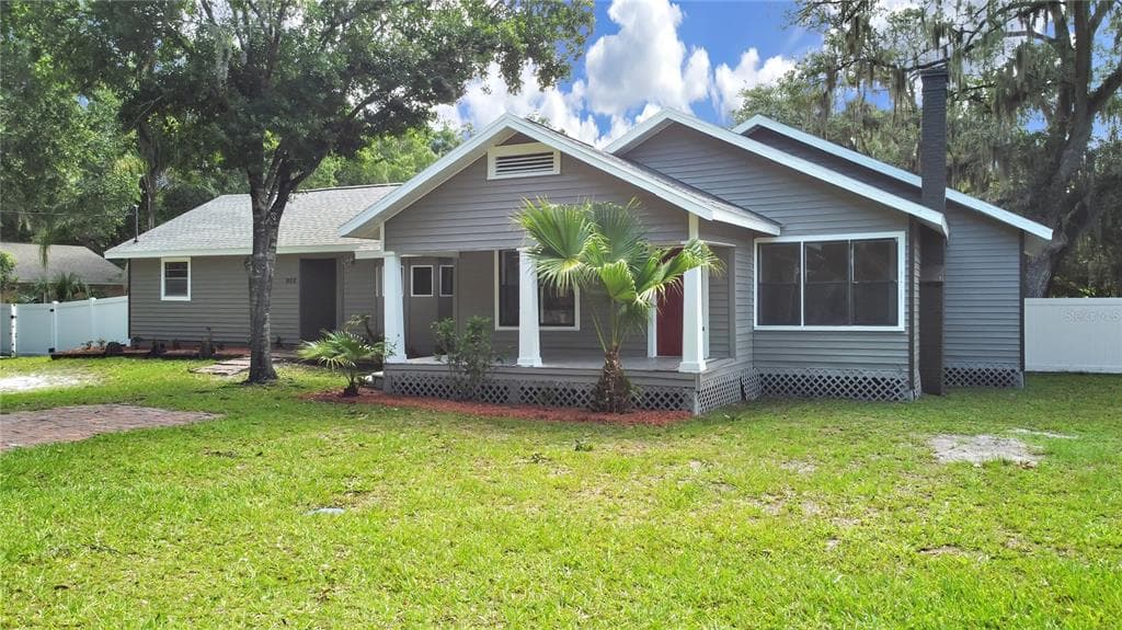 902 N JOHNSON STREET PLANT CITY, FL 33563