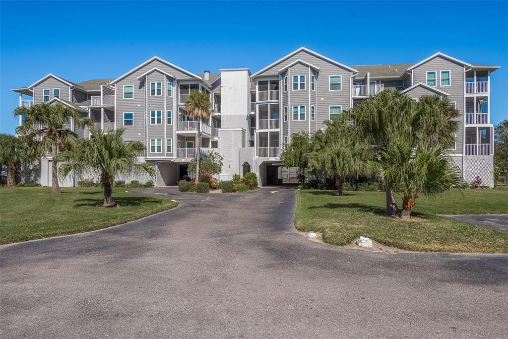 5727 BISCAYNE COURT UNIT 308 NEW PORT RICHEY, FL 34652