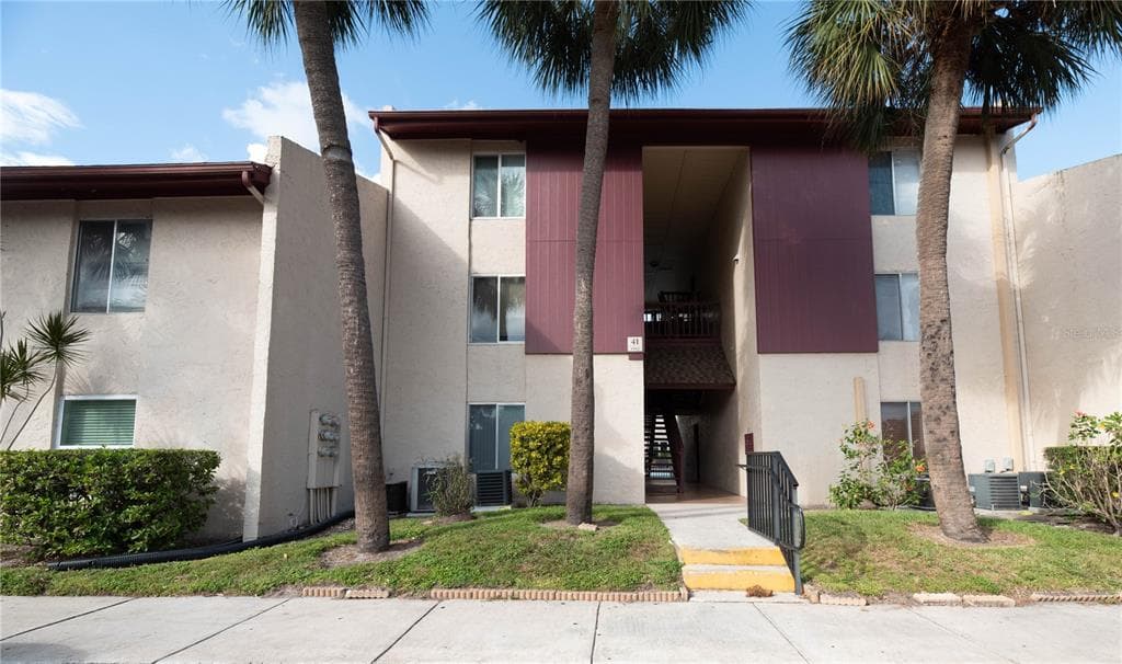 3817 S LAKE DRIVE UNIT 227 TAMPA, FL 33614