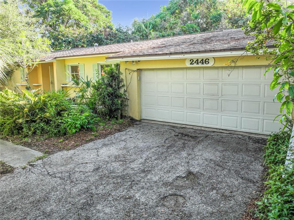 2446 GRANADA CIRCLE E