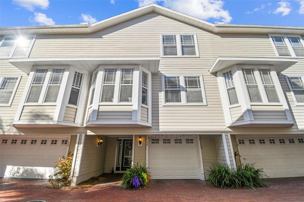 3315 W DE LEON ST UNIT 15