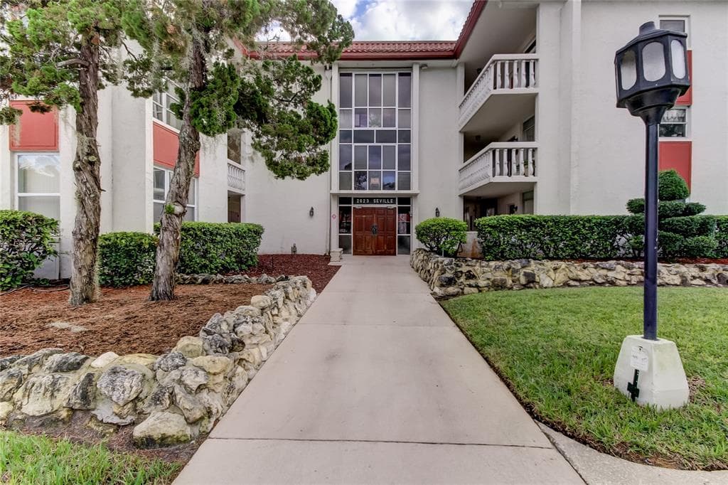 2623 SEVILLE BOULEVARD UNIT 311 CLEARWATER, FL 33764