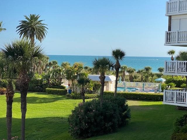 6600 SUNSET WAY UNIT 210 ST PETE BEACH, FL 33706
