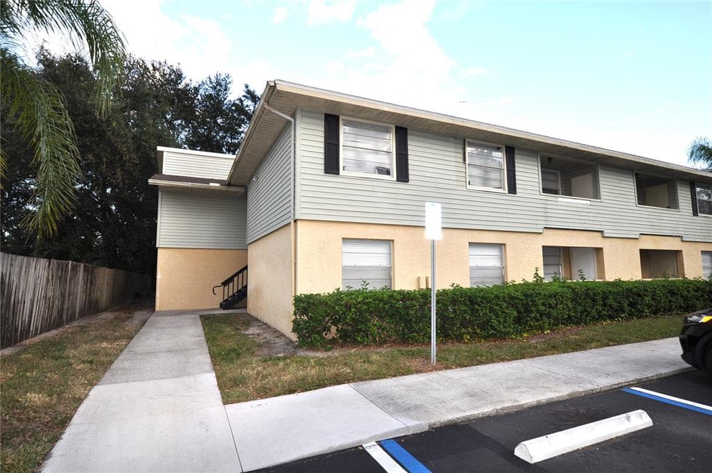 227 BERRY TREE PLACE UNIT 227 BRANDON, FL 33510