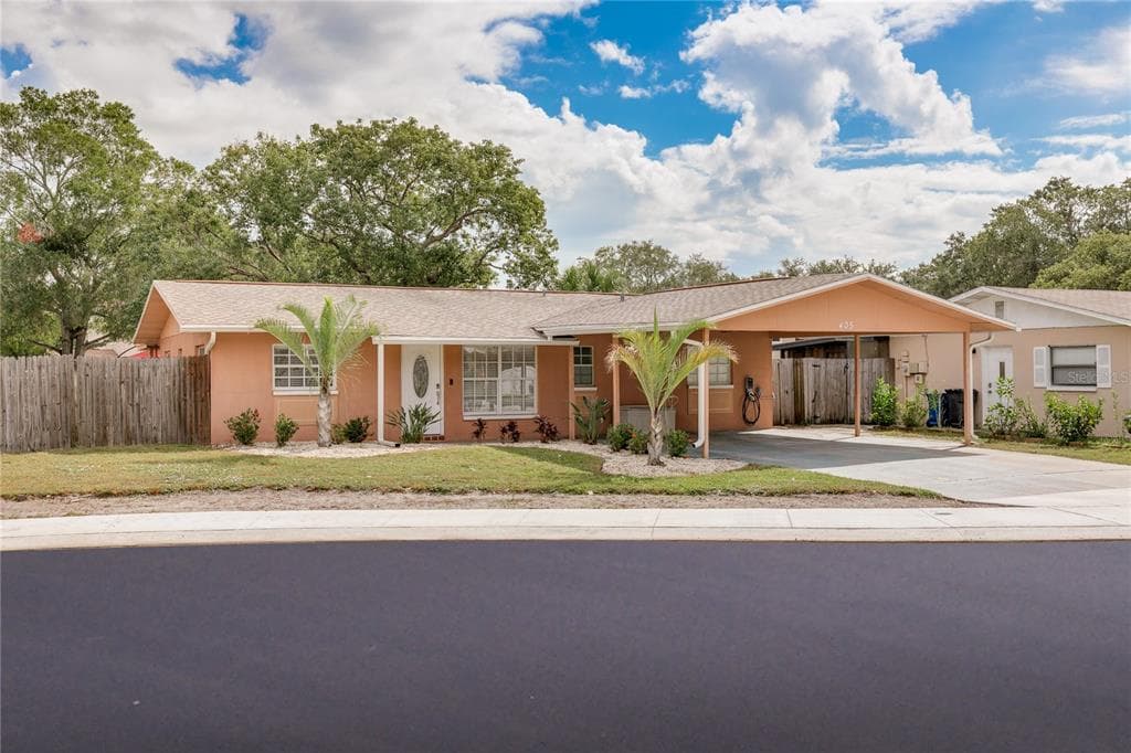 405 MAPLEWOOD DRIVE