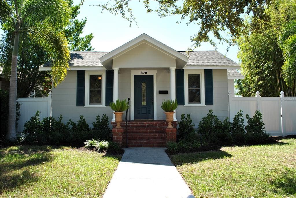 870 28TH AVENUE N ST PETERSBURG, FL 33704